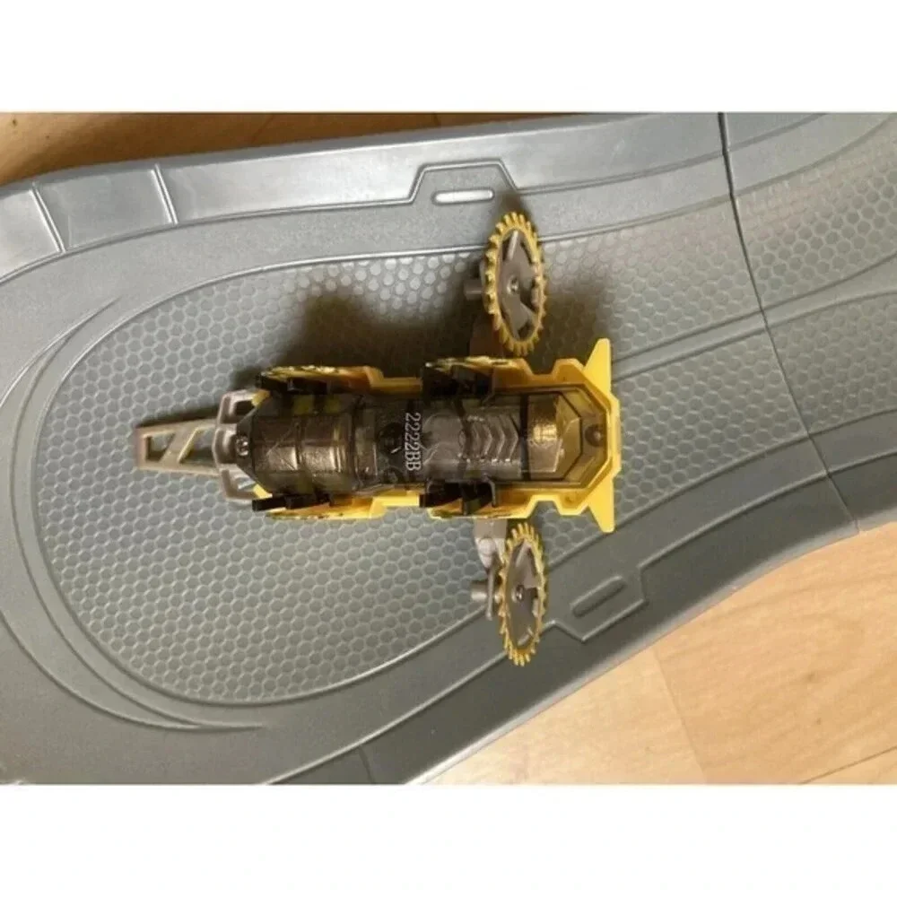 HEXBUG Warriors Battle‎ Stadium Caldera vs Tronikon Playset with Two Bugs​​